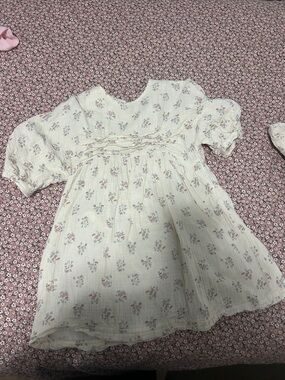 Zara Ivory Floral girls Dress size 6 with Pink Bouquet Print